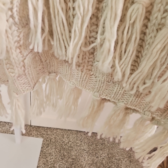 Aerie Shawl Cape One Size NWT Oversized Fringe Boho Knit Vest - Picture 12 of 13